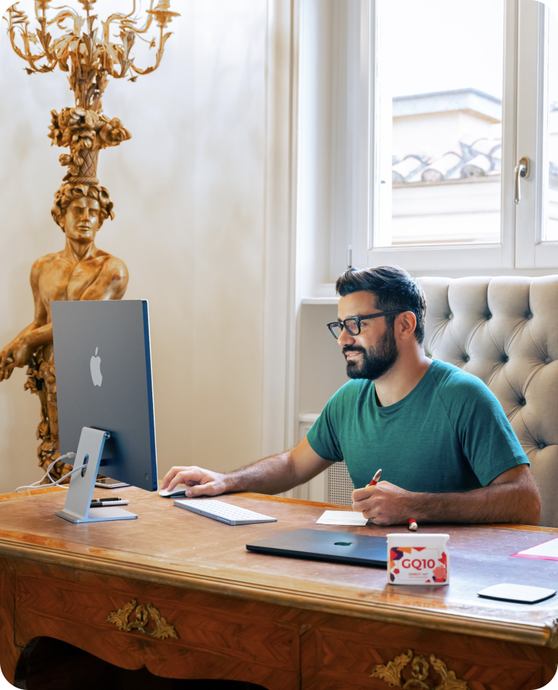 president-in-the-office-with-pv-product